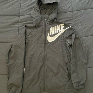 Nike Windbreaker (youth)